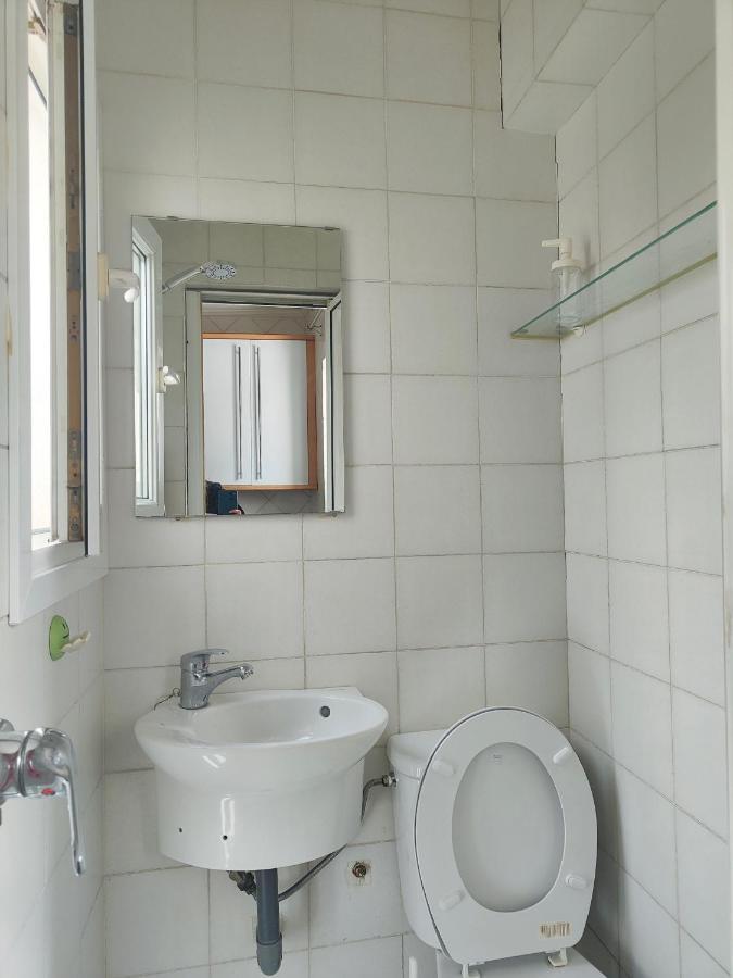 Lovely 1-Bedroom Loft With Terrace. Amazing View. Севілья Екстер'єр фото